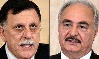 Thủ tướng Libya Fayez al-Serraj (bìa trái) và Tướng Khalifa Haftar