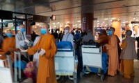 Các công dân được về nước sau thời gian mắc kẹt. (Ảnh: Mofa)