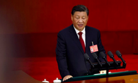 Ông Tập Cận Bình đọc báo cáo trong phiên khai mạc Đại hội Đảng XX. (Ảnh: Reuters)