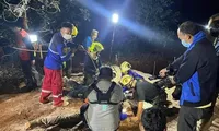 Đội cứu hộ làm việc tại hiện trường