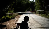 Một lính Thái Lan làm nhiệm vụ ở khu vực biên giới với Myanmar. (Ảnh: Reuters)