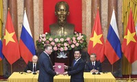Việt Nam - Liên bang Nga ký 11 văn kiện hợp tác 