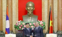 Chủ tịch nước Tô Lâm tiếp đồng chí Thongloun Sisoulith, Tổng Bí thư, Chủ tịch nước Lào. (Ảnh: TTXVN)