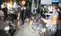 Cảnh sát vây bắt loạt ‘quái xế’ độ pô gây náo loạn đường phố đêm Trung thu