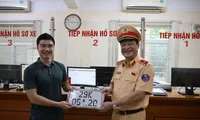 Nghẽn mạng trong ngày đầu người dân làm thủ tục đăng ký biển số xe định danh 