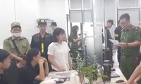 Công an Hà Nội khám xét một công ty dược quy mô lớn 