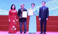 Tiểu thuyết &apos;Hoa xương rồng&apos; thắng giải 300 triệu đồng 