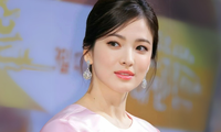 Song Hye Kyo dành 6 tháng tập hút thuốc