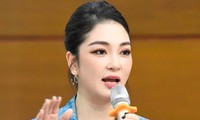 Nguyễn Thị Huyền nhắn thí sinh Hoa hậu Việt Nam: &apos;Hãy tận dụng nụ cười&apos;
