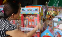 Tất bật dán ngựa vàng, biệt thự kịp ngày rằm tháng 7