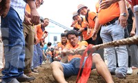 Hàng nghìn người dân đổ về lễ hội Linh Quận Công Nguyễn Trọng Đạt