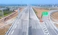 Toàn cảnh 30 km cao tốc Diễn Châu - Bãi Vọt trước ngày thông xe