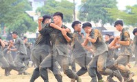 Chiến sỹ nghĩa vụ biểu diễn võ thuật trong ngày bế giảng lớp huấn luyện