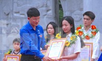 Tuyên dương 102 học sinh tiêu biểu trong học tập và rèn luyện