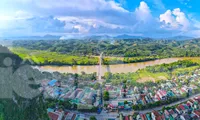 Cầu trăm tỉ làm xong phải rào lại vì &quot;chưa có&quot; đường dẫn