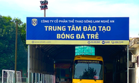 Sông Lam Nghệ An sẽ trả tiền ăn cho HLV và cầu thủ trước Tết