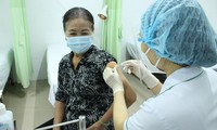 TPHCM có kế hoạch tiêm vắc xin COVID-19 từ giờ đến cuối năm ra sao?