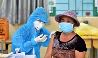 Hơn 60% người dân TPHCM tiêm đủ 2 mũi vắc xin ngừa COVID-19