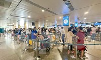 Người về quê đông nhưng chỉ bằng một nửa so với trước dịch COVID-19