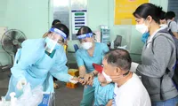 Cảnh báo trẻ mắc COVID-19 đang tăng trở lại