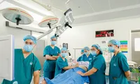 Bộ trưởng Y tế gửi thư khen ê-kíp can thiệp tim bào thai cho thai phụ Singapore tại TP.HCM