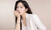 Một quý cô trưởng thành luôn cư xử khéo léo và đúng đắn trong mọi tình huống