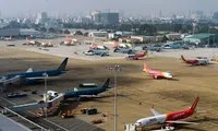 Cơ quan chức năng phát hiện cả flycam, bóng bay ngay sát khu sân bay Tân Sơn Nhất, uy hiếp nghiêm trọng an toàn bay