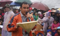 Những hình ảnh quá đỗi quen thuộc và thân thương của MC Quyền Linh.