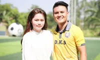 Huỳnh Anh bị chê kém sắc và thường bị so sánh với tình cũ của Quang Hải là Nhật Lê. 