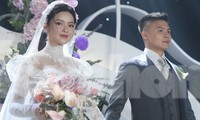 Diện váy cưới cúp ngực 150 triệu đồng, Chu Thanh Huyền rạng ngời bên Quang Hải