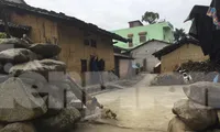 Làng đá cổ Thạch Khuyên trở thành điểm du lịch văn hóa, trải nghiệm, thu hút đông du khách thăm. Ảnh: Duy Chiến 