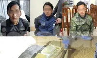 Ba đối tượng: Ca, Minh, Sông cùng tang vật bị lực lượng chức năng bắt quả tang -Ảnh: TL