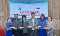 Ký kết hợp tác hướng nghiệp, giới thiệu việc làm cho thanh niên Lạng Sơn -Ảnh: Duy Chiến 