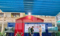 Tiểu phẩm về an toàn giao thông. Ảnh: Duy Chiến 