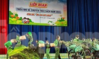 Thiếu nhi Bắc Kạn thể hiện tiểu phẩm theo sách.