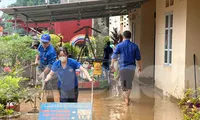 Thanh niên Lạng Sơn kịp thời giúp người dân vùng lũ
