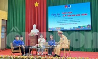 Chia sẻ kinh nghiệm giao thông an toàn. (ảnh: Duy Chiến)