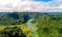 Sông núi hùng vĩ ở Lạng Sơn. 