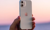 Đại lý đua nhau xả hàng, giá bán iPhone 12 Mini 'chạm đáy' tại Việt Nam