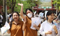 Bài thi tổ hợp vừa sức, sỹ tử phấn khởi tự tin đạt điểm cao