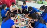 Đoàn viên thanh niên rẻo cao Nghệ An vẽ tranh trên đá, gây quỹ phòng dịch COVID-19