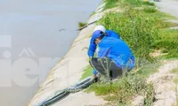 Bạn trẻ Nghệ An sáng kiến làm thang cứu đuối nước từ lốp xe cũ