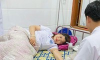 6 nhân viên y tế hiến máu cứu sản phụ qua cơn nguy kịch