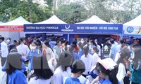 Tuổi trẻ Nghệ An sôi nổi ngày hội tư vấn hướng nghiệp, giới thiệu việc làm