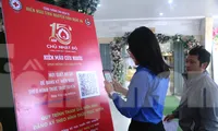 Quét mã QR hiến máu ở Chủ nhật Đỏ Nghệ An