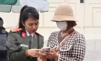 Tuổi trẻ Công an Nghệ An tăng cường hỗ trợ người dân làm hộ chiếu online