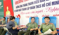 Cán bộ, chiến sĩ công an Nghệ An hiến máu tình nguyện