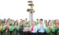 Chuỗi hoạt động ý nghĩa của đoàn đại biểu hành trình Em yêu Tổ quốc Việt Nam tại Nghệ An