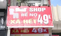 Tuyến phố kinh doanh sầm uất treo biển &apos;bể nợ&apos;, xả hết, cho thuê