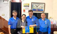 Tuổi trẻ Nghệ An thăm, tặng quà gia đình các liệt sĩ hy sinh trên tuyến lửa Truông Bồn